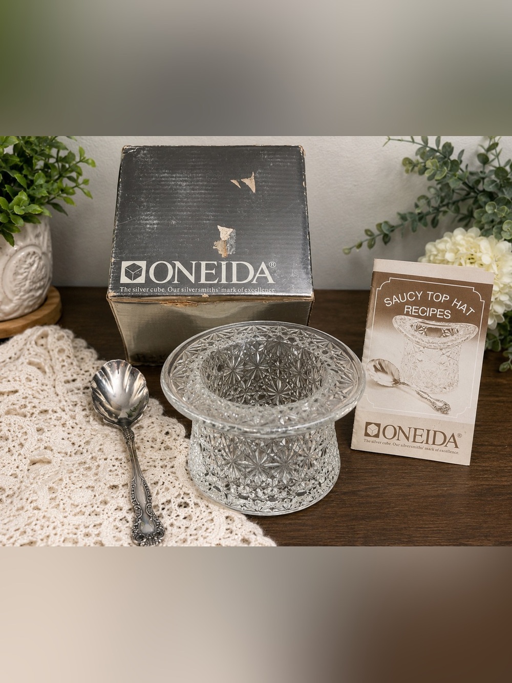 Vintage Oneida Saucy Top Hat Crystal Dip Bowl Set w/ 1881 Rogers Spoon Box